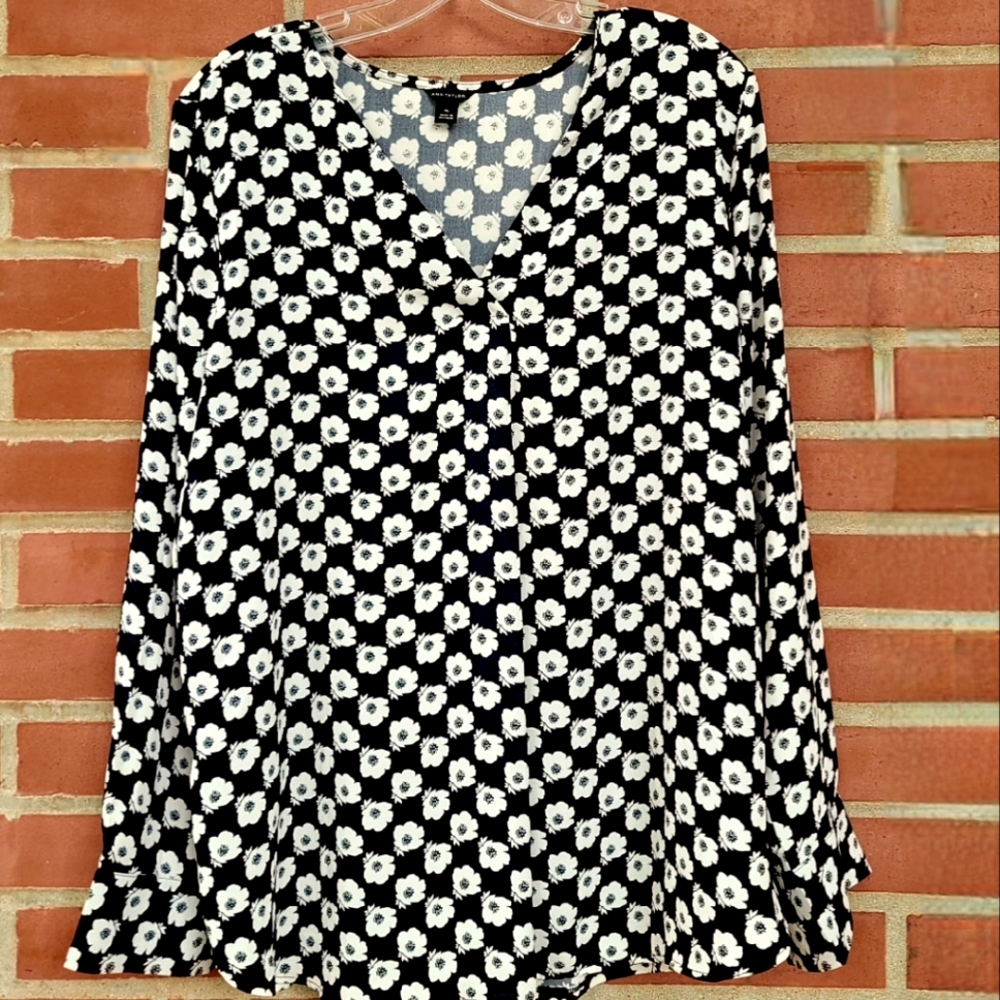Dark navy poppy flower blouse
